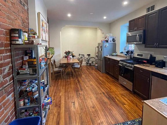 2nd image of 997 N Marshall St #2