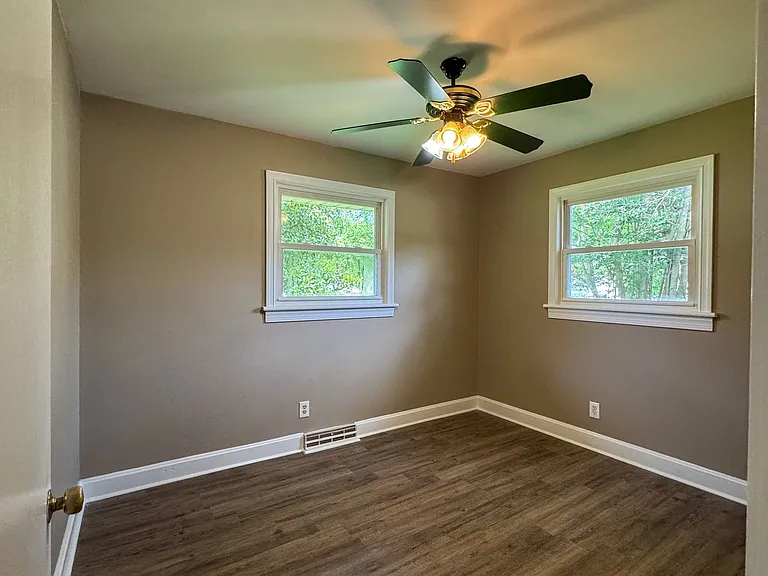 246 Phillips Dr — Photo 18
