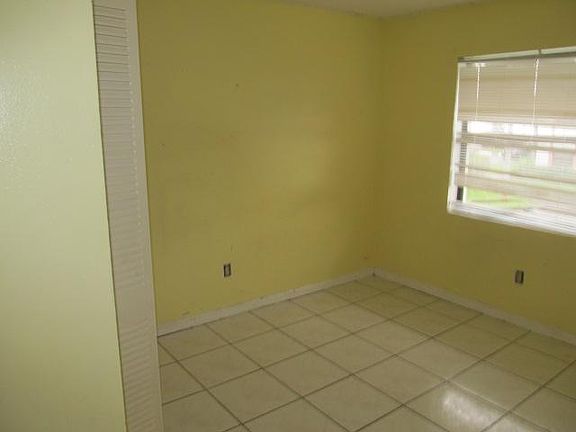 5th image of 900 NE 209th Ter APT 204