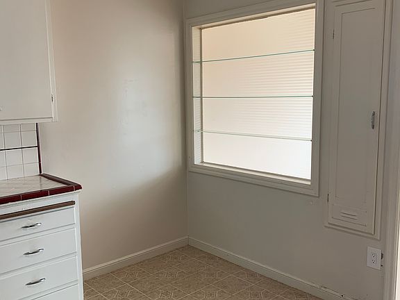 5th image of 3623-3625 Vicente St