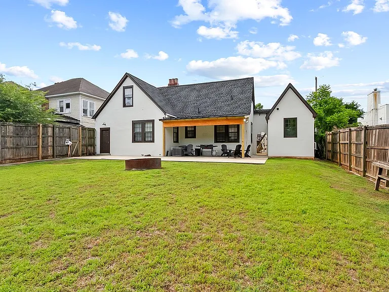 1304 Riverside Dr — Photo 56