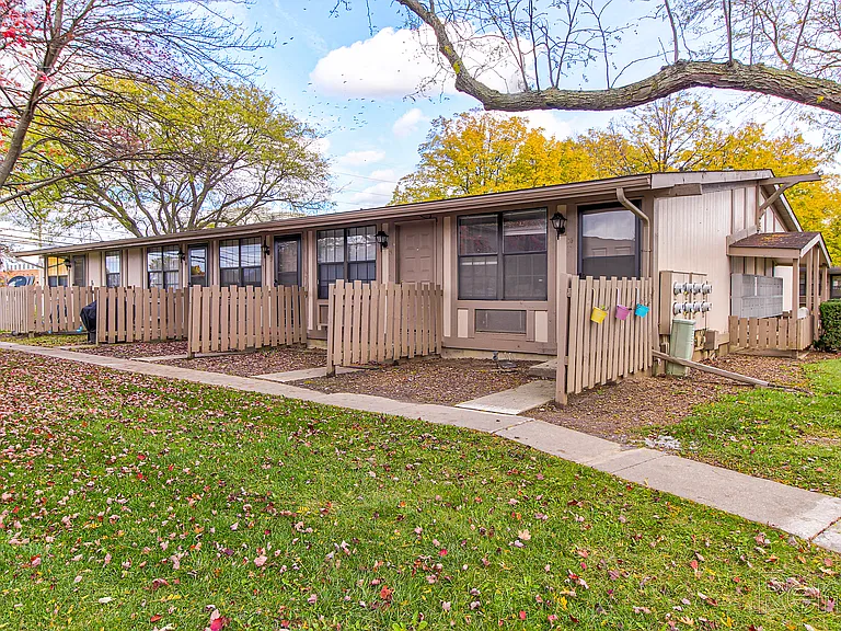 Ivywood Apartments — Photo 9