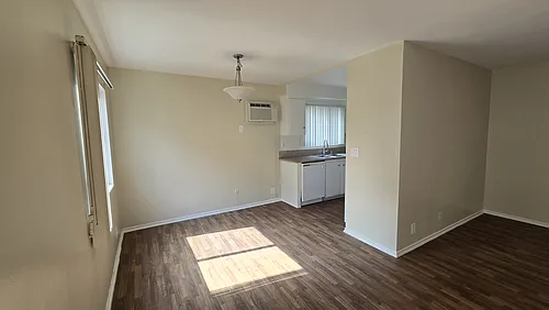 510 S Mariposa Ave Photo 1