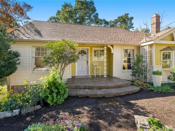 8 East Enterprise Avenue, Stonington, CT 06379