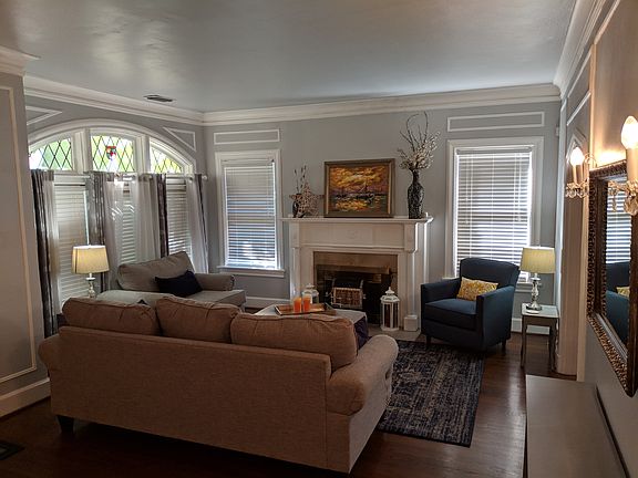 3rd image of 722 Nesbitt Dr