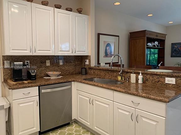 5th image of 6900 NW 109th Ct