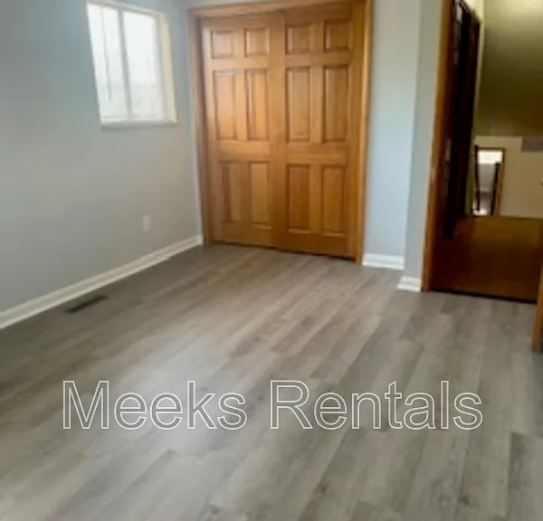 1118 Montrose Dr — Photo 19