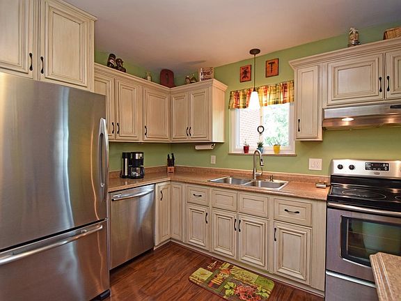 5th image of 5710 Woodhaven Dr