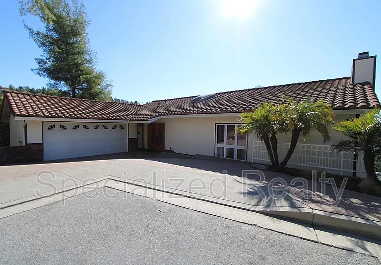 3694 Berwick Dr — Photo 1