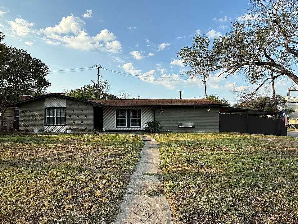 1st image of 302 Marquis Ln