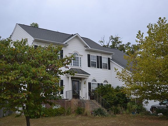 3rd image of 205 Rebecca Dr