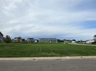 211 Christensen St, Hinckley, IL 60520