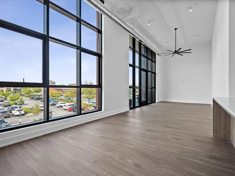 728 Lofts — Photo 37