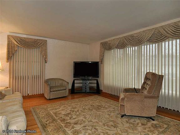 2nd image of 45 Jane St