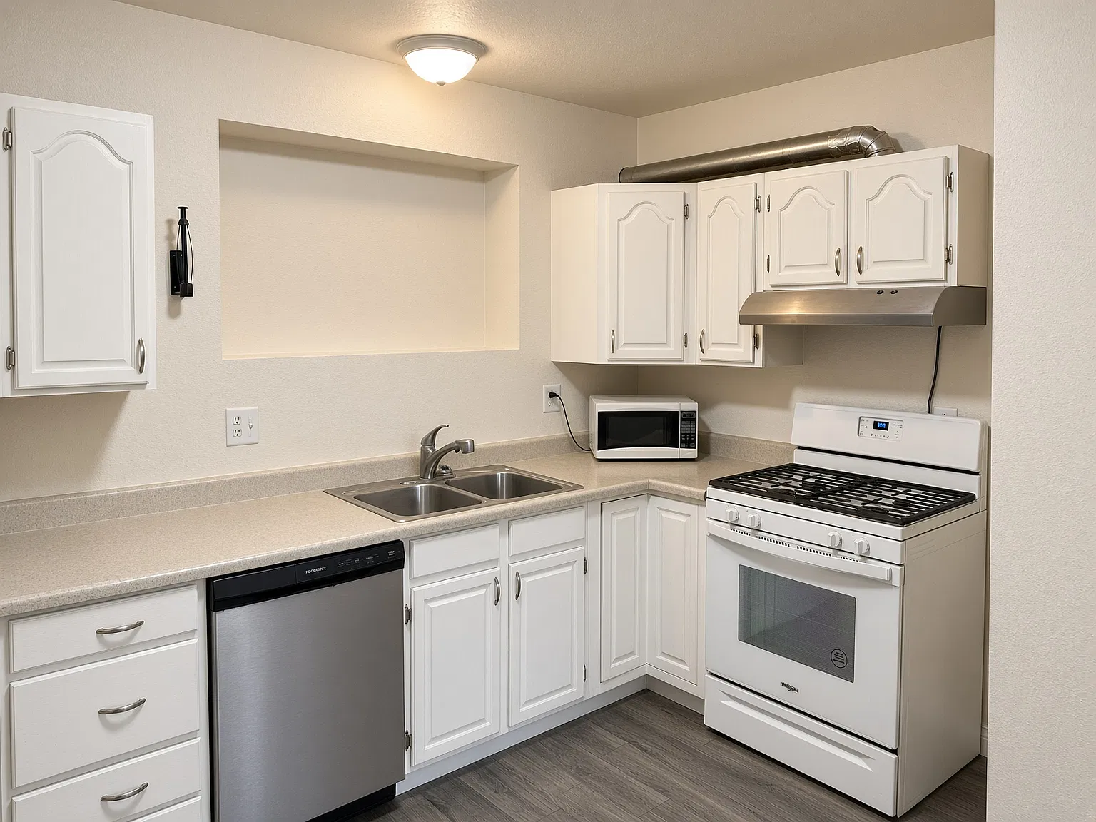 2 bed, 750 sqft, $1,700 — Photo 3