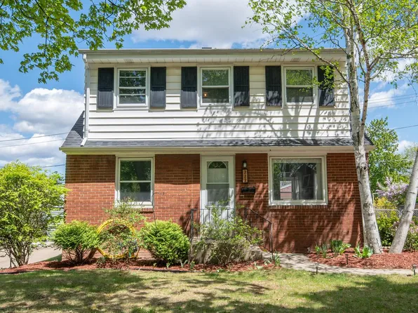 222 N 90th STREET, Milwaukee, WI 53226