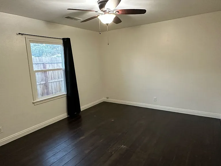 1705 W Noble Ave — Photo 14