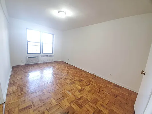 Rented by Smart NY Realty LLC | media 12
