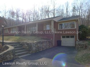 6387 Fairway Estates Dr, Roanoke, VA 24018