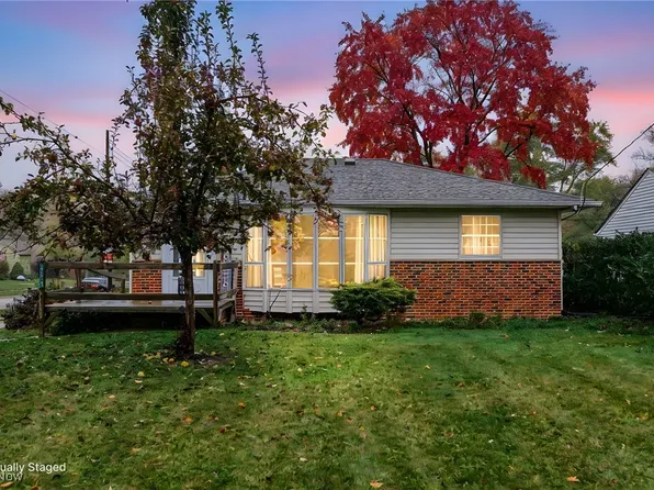 12614 W Pleasant Valley Rd, Parma, OH 44130