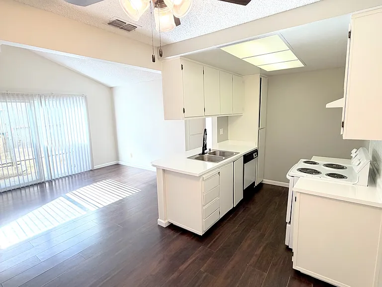 7885 Vistaridge Dr #1 — Photo 6