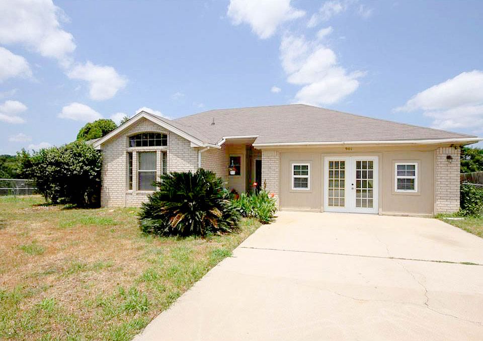 1st image of 901 Whirlaway Dr