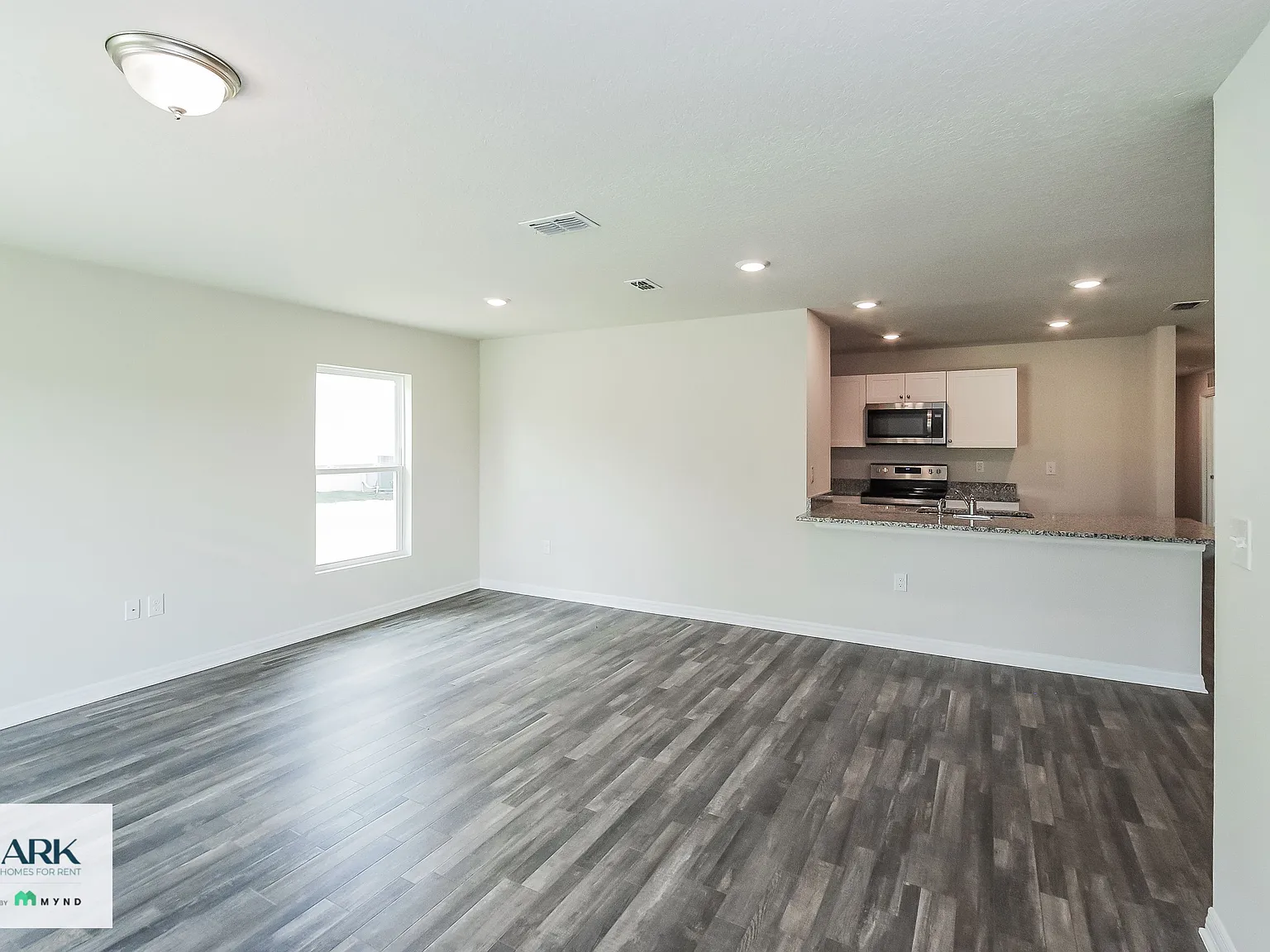 3 bed, 2.0 bath, 1272 sqft, $1,689 — Photo 3