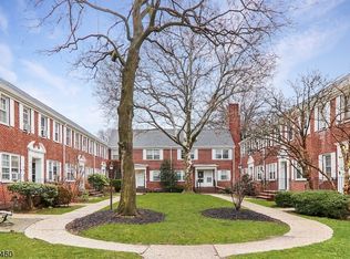 53A Meadowbrook Pl, Maplewood, NJ 07040
