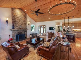 655 W Grant Street, Healdsburg, CA 95448