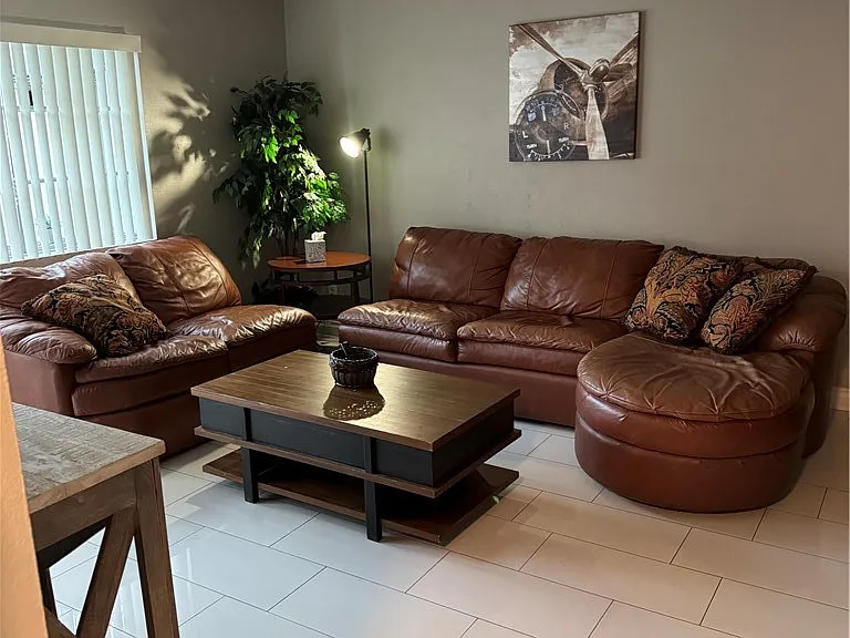 2137 Petersham Ct #D — Photo 3