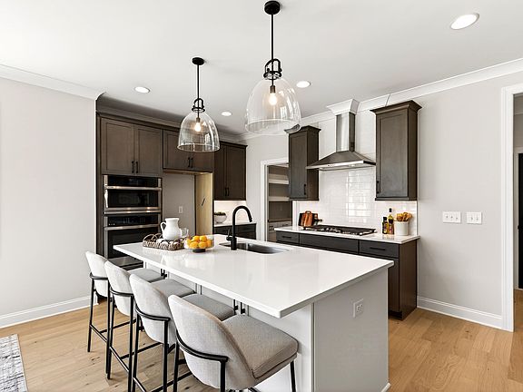 5th image of 25 Wheatfield Ln