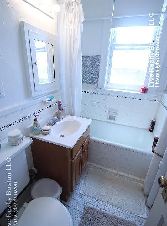 2nd image of 1638 Commonwealth Ave APT 15F