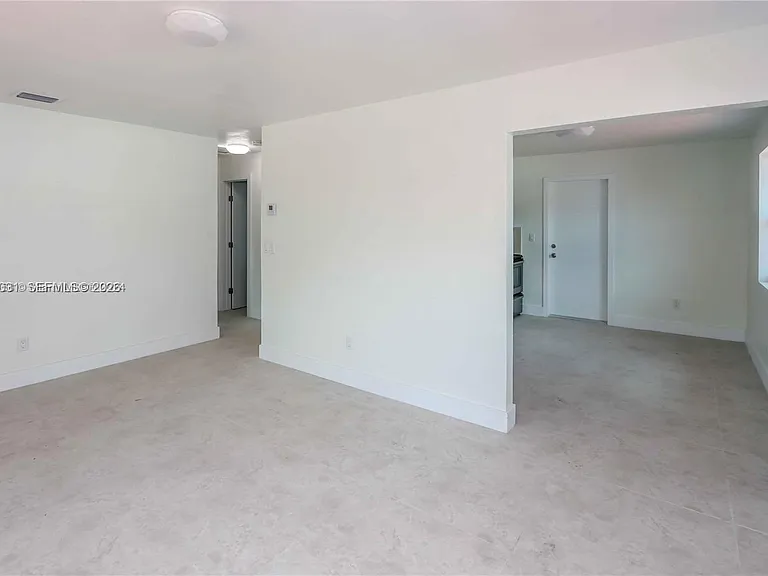 2943 SW 36th Ave #A — Photo 10