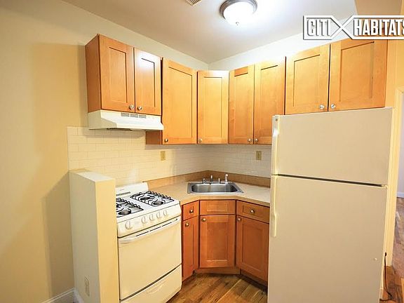 3rd image of 69 Clifton Pl APT 2R