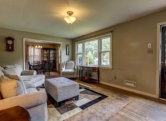 4th image of 1302 Stoneycreek Dr