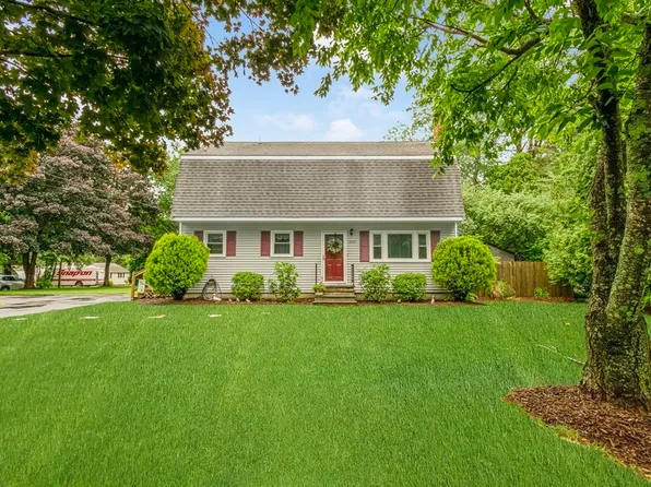 293 Hayward St, Bridgewater, MA 02324