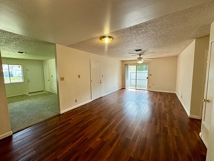 5322 Castle St — Photo 7