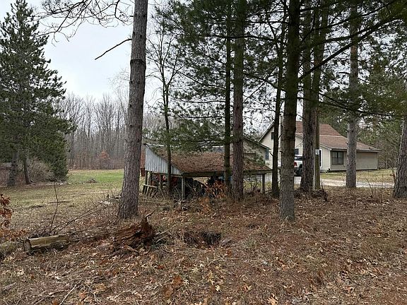3rd image of 4231 E Pakes Rd