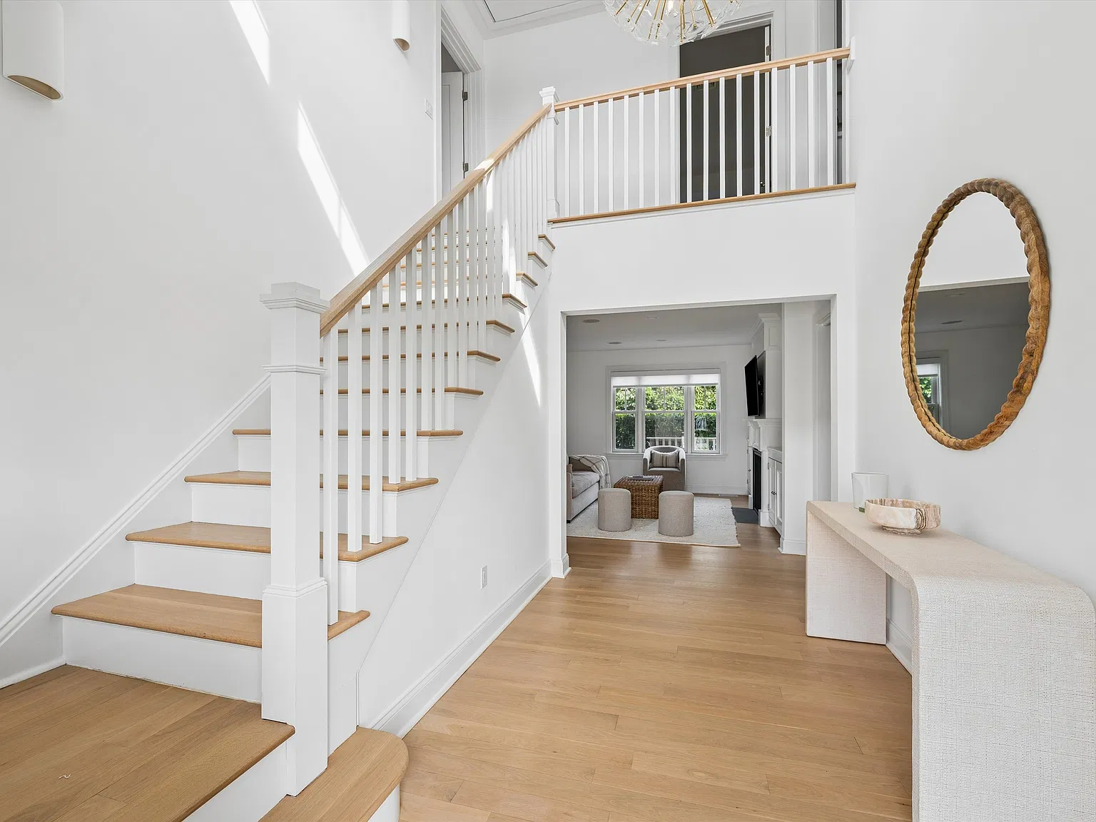 Renovated Southampton 4 Bed with Pool 40K July — Photo 3
