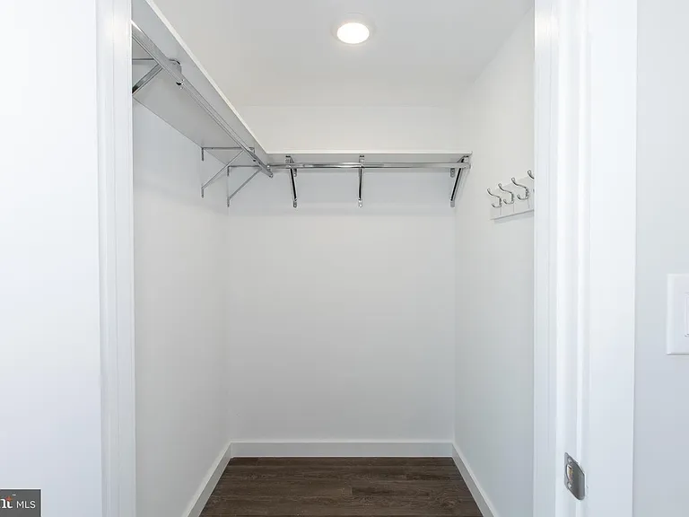 729 N 20th St #3 — Photo 8