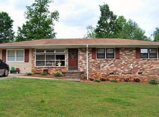 148 Cherry St, Toccoa, GA 30577