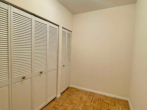 5th image of 634 Hudson St APT F1