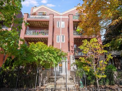 930 W Cuyler Ave APT 3W, Chicago, IL, 60613