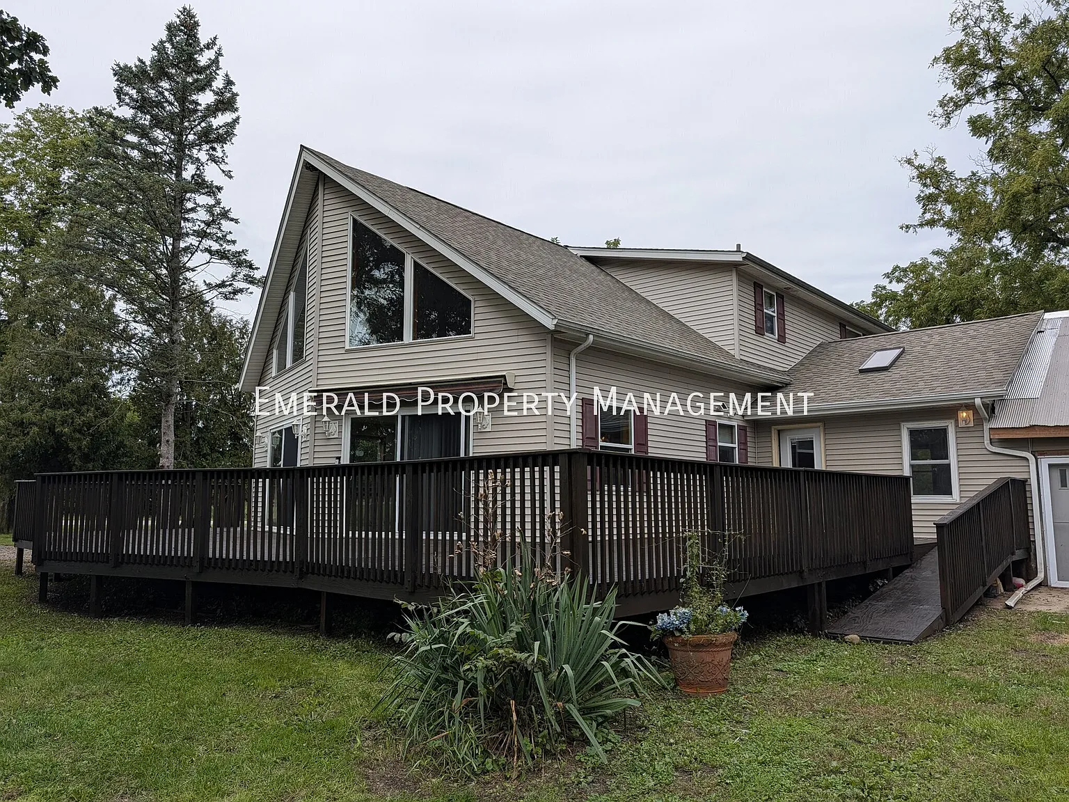 3 bed, $2,950 — Photo 3