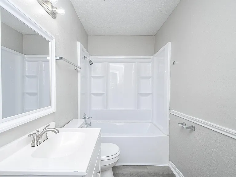 6024 Collingsworth St #2 — Photo 13
