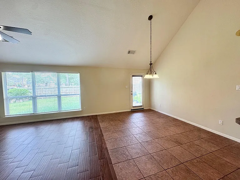 2601 Easton Springs Ct — Photo 16