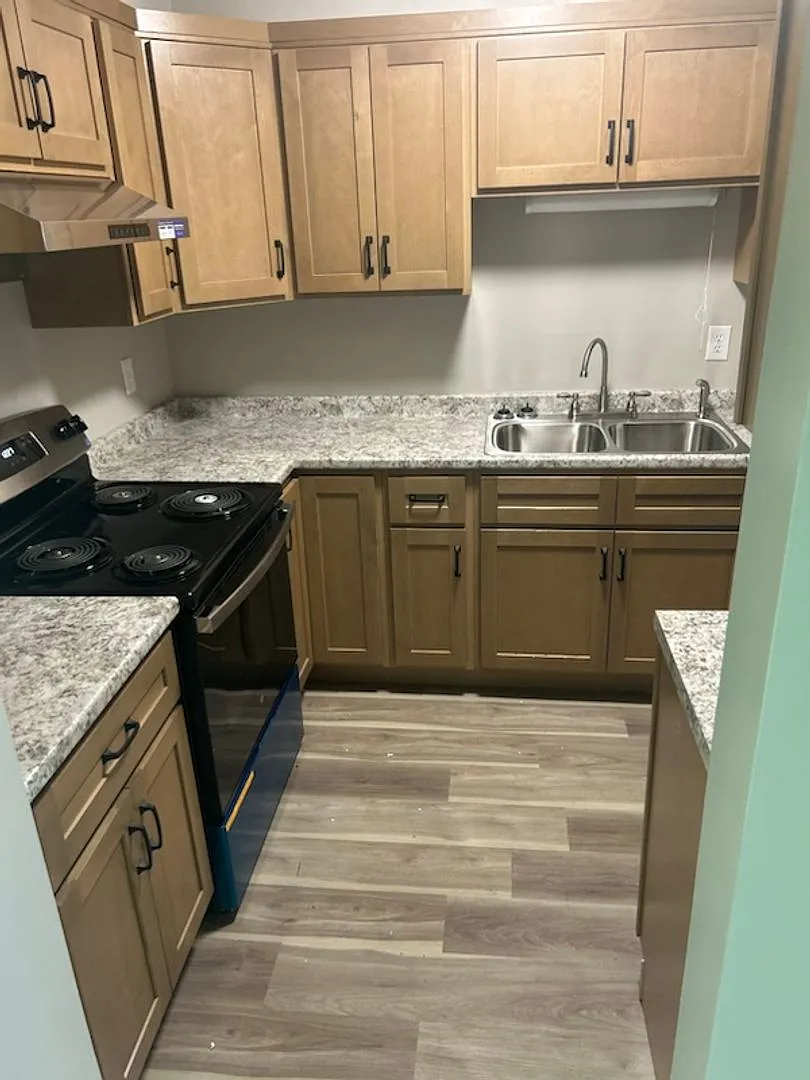 Bicentennial Way Apts — Photo 2