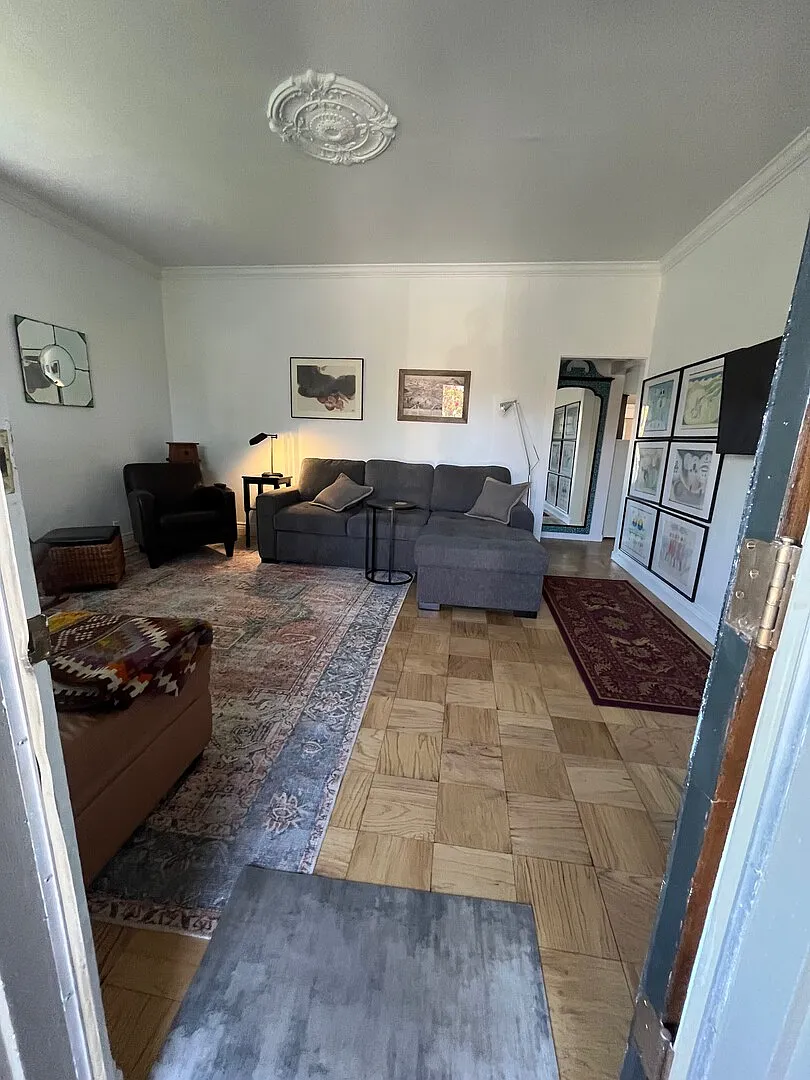 Stylish Wine Country Flat in the Heart of Healdsburg — Photo 4