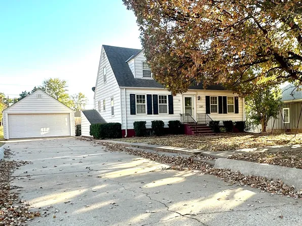 209 W 1st Ave, Medicine Lodge, KS 67104