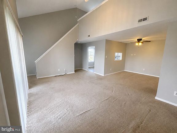 4th image of 2502 Thistledown Ct